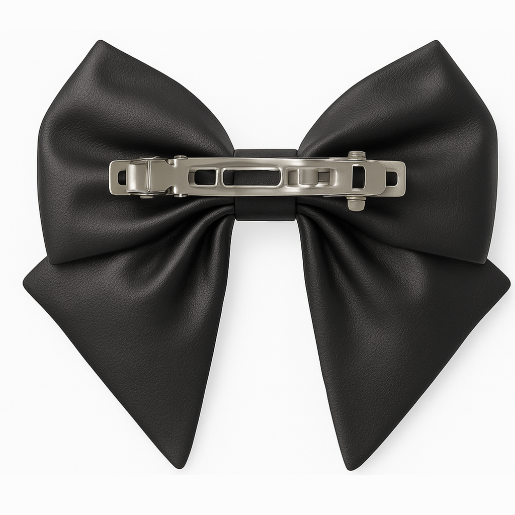 Fiocco per capelli da ragazza in similpelle nera, stile emo, con teschio rosa, spilla da balia a forma di cuore e orsacchiotto. 