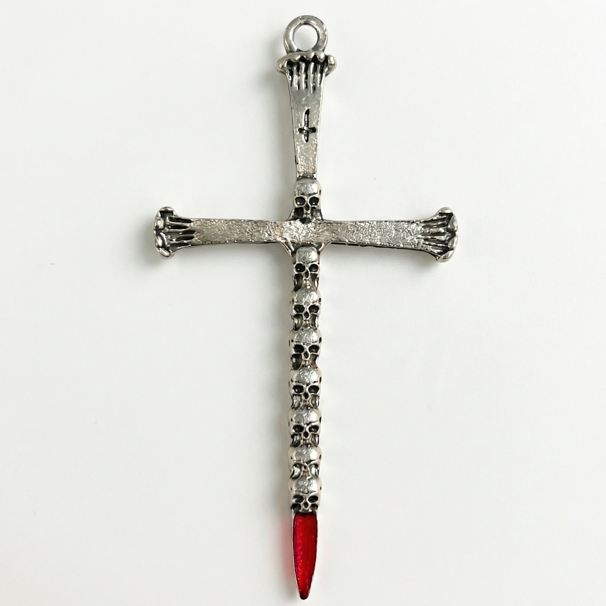 Ciondolo “Croce delle Ossa” stile gotico