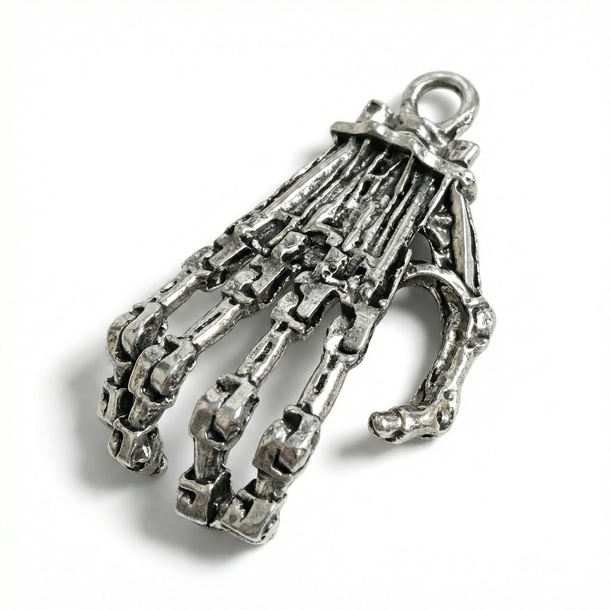 Ciondolo gotico “Mano Scheletrica” stile gotico